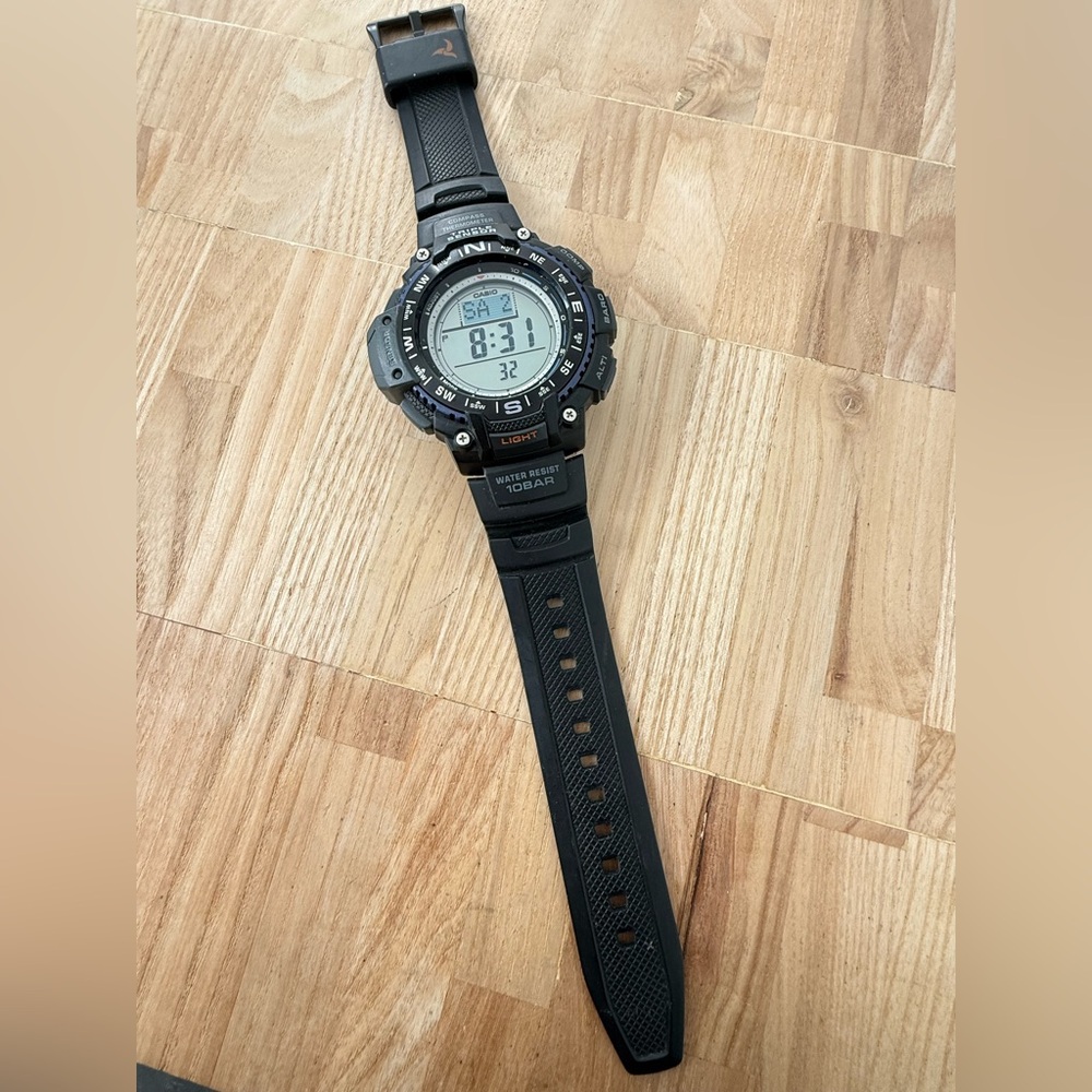 Casio men’s triple sensor digital SGW-1000 black and blue watch NEW BATTERY - Picture 3 of 11